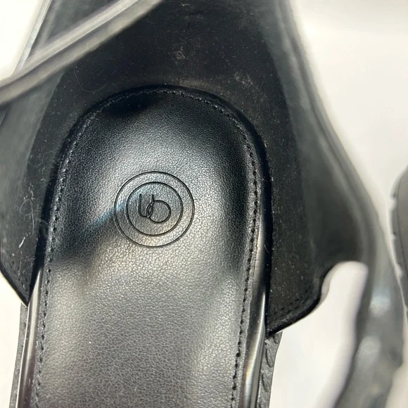 Urban Outfitters Black Patent Leather Wingtip Chunky Heel Mary Janes | Size 10 - Picture 10 of 12